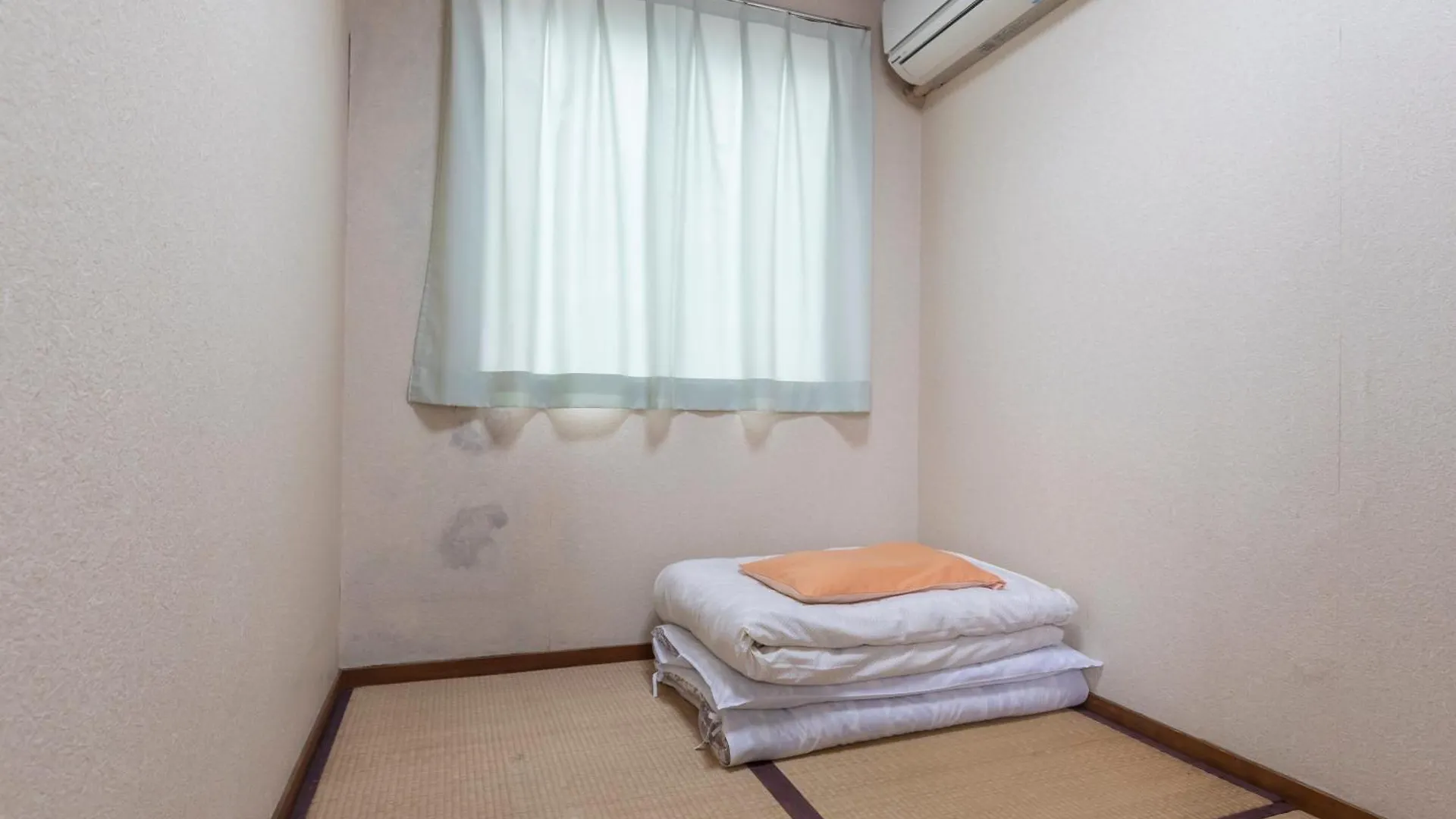 Business Hotel Kaga Osaka Giappone
